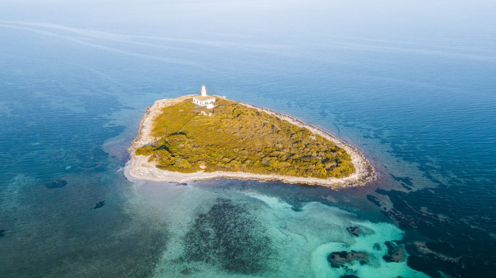 o que ver na praia de Alcanada em Mallorca