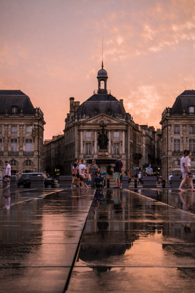 Espelho d'água na Place de la Bourse