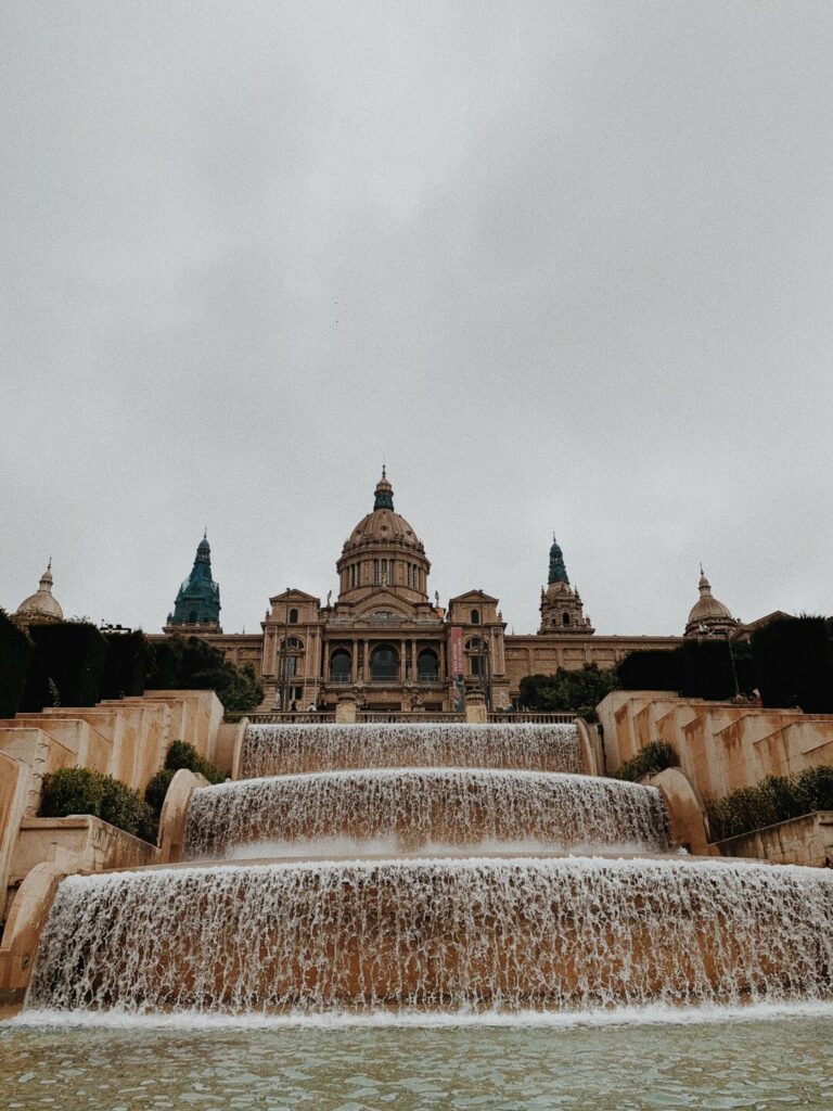 Fontes Museo Nacional de Arte Cataluña