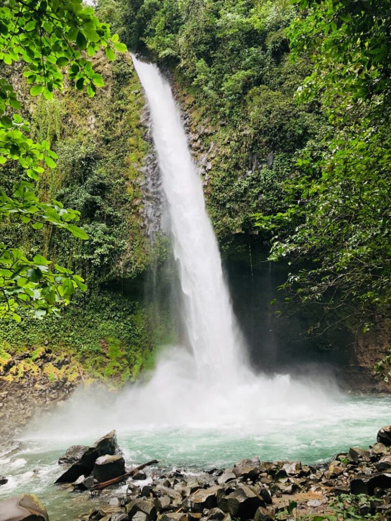 cascada la fortuna costa rica