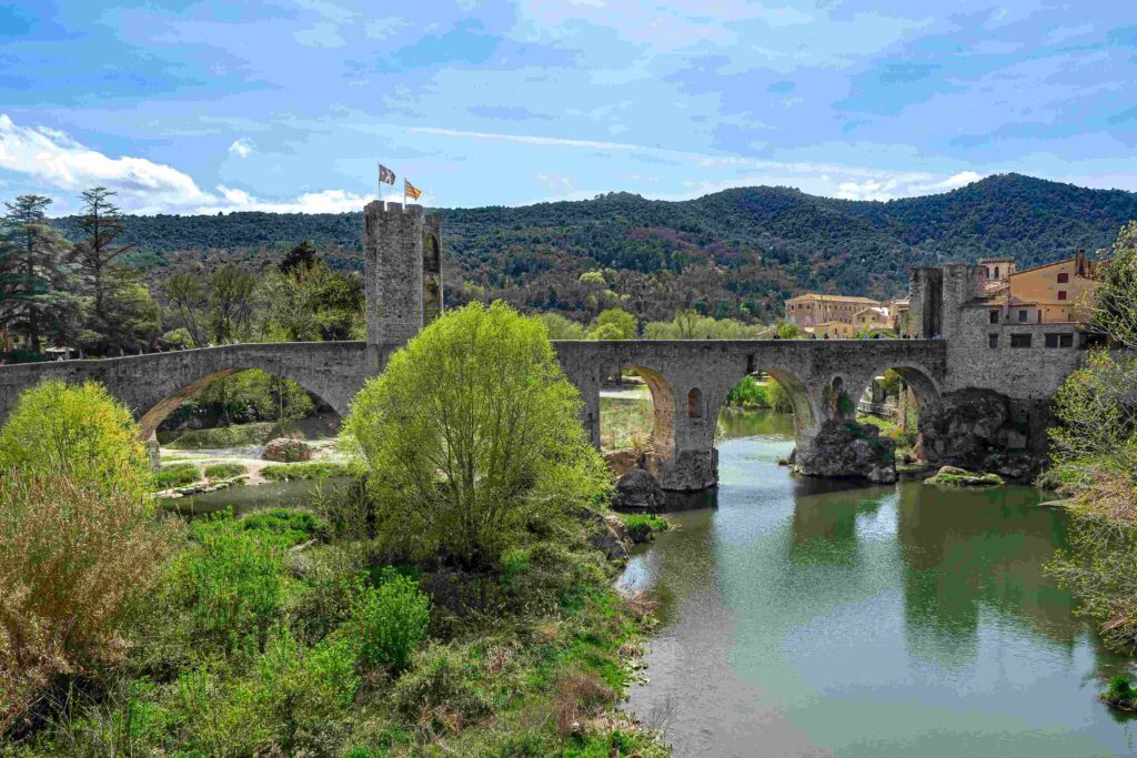 Besalú, um belo vilarejo do interior da Catalunha