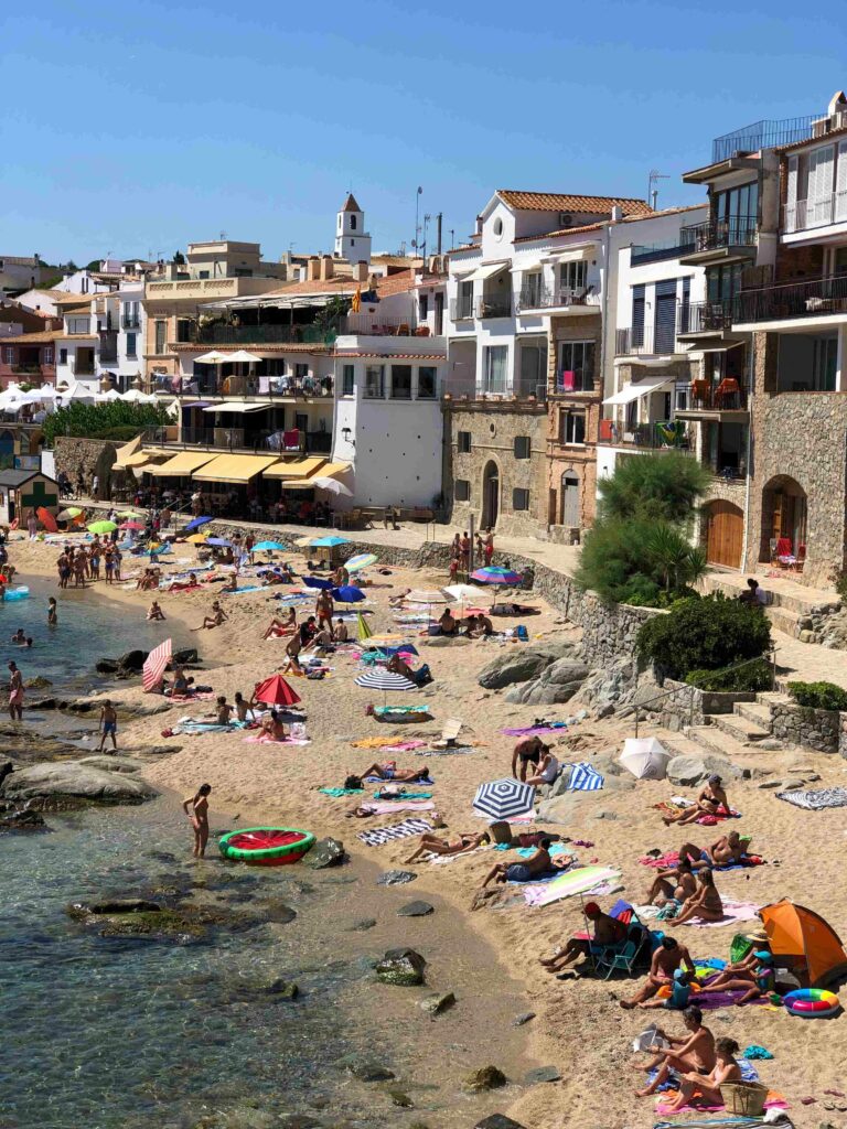 Calella de Palafrugell, um dos mais belos vilarejos da Costa Brava na Catalunha 