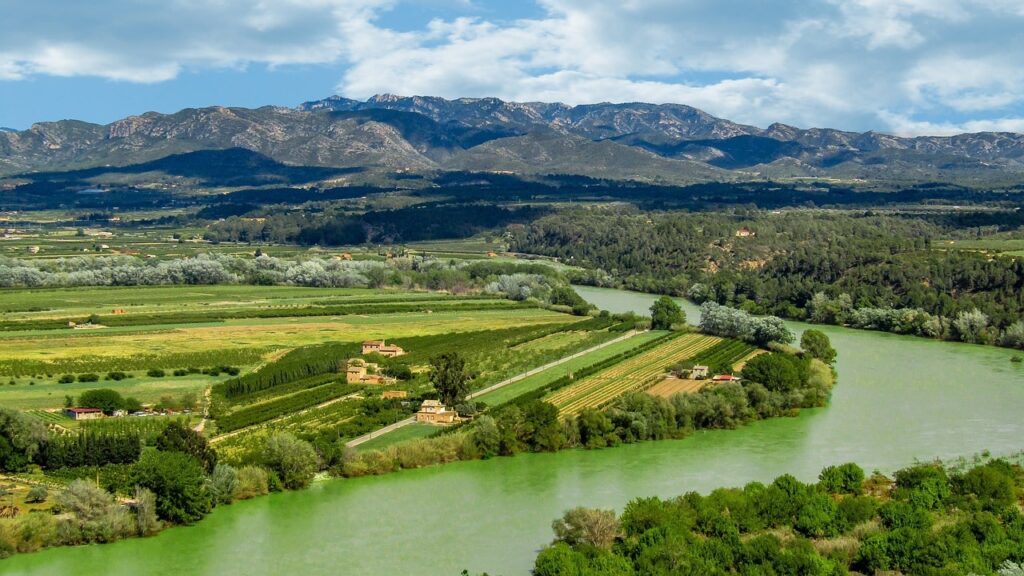 Rio  Ebro em Miravet 