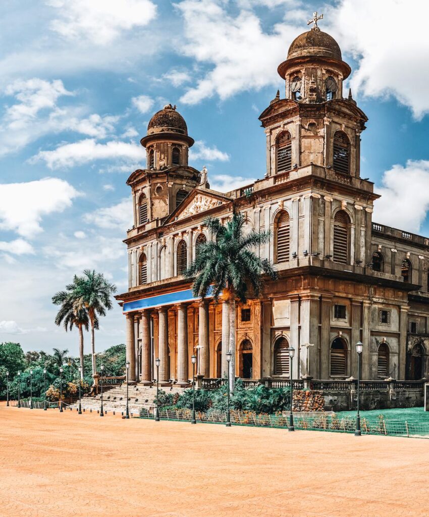 Visite a Catedral de Santiago de Manágua