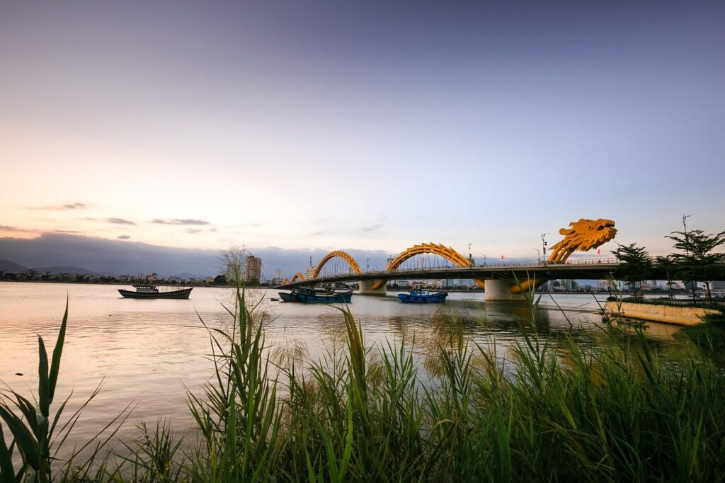 pont dragon da nang vietnam