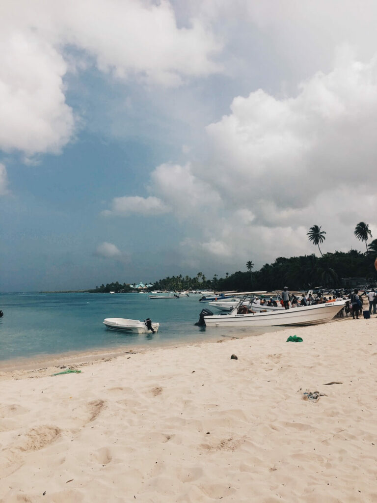 canto-de-playa-ile saona