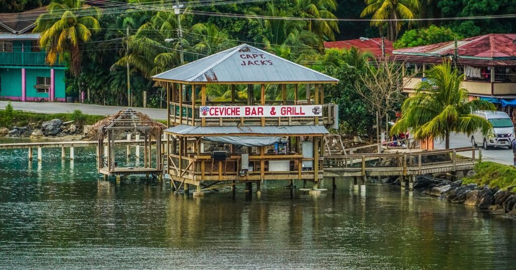 restaurants voyage roatan