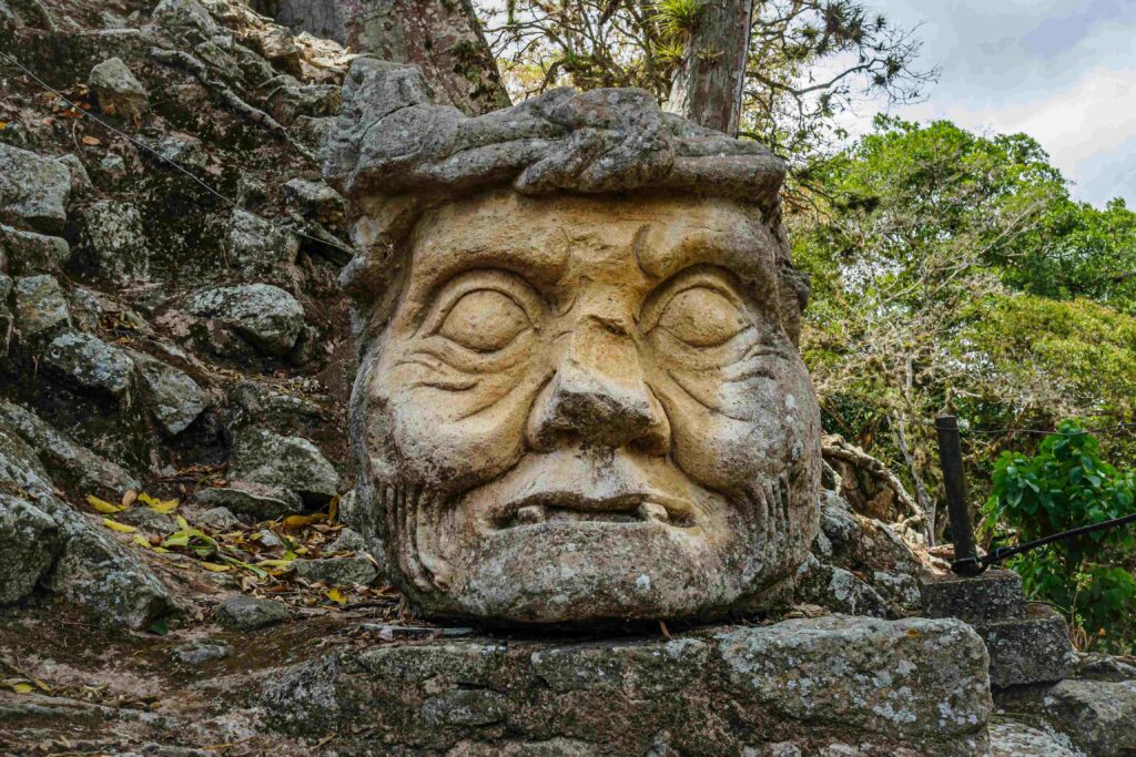 sculpture ruines maya ruines de copan