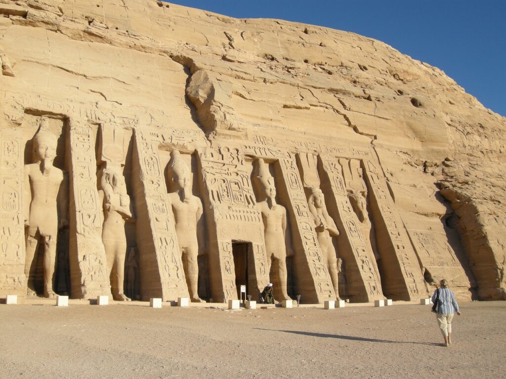 abou-simbel-temple egypt