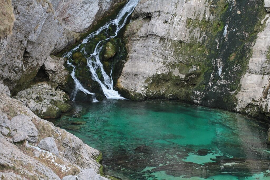 cascade lac bohinj