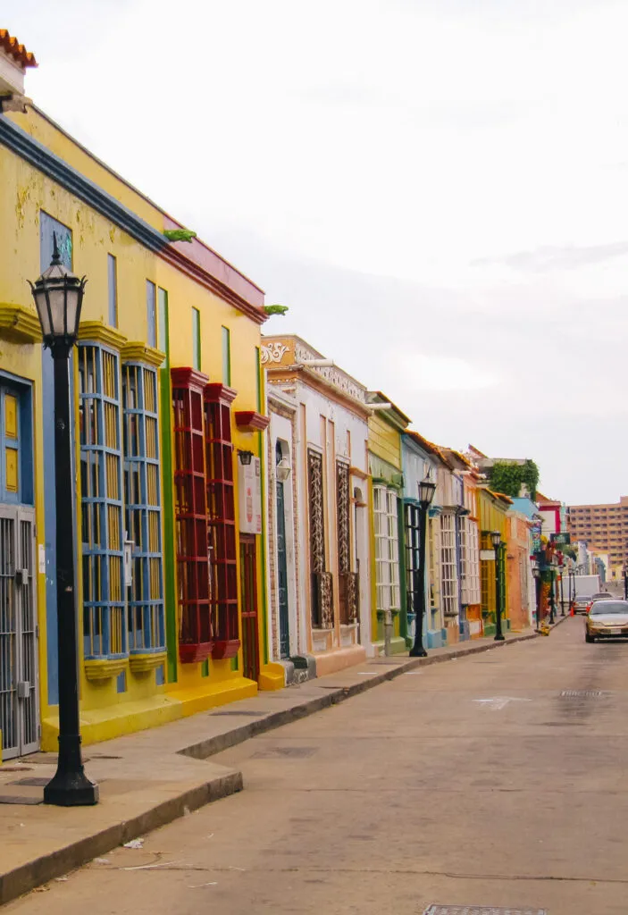 Centre-historique-de-Maracaibo-703x1024-1