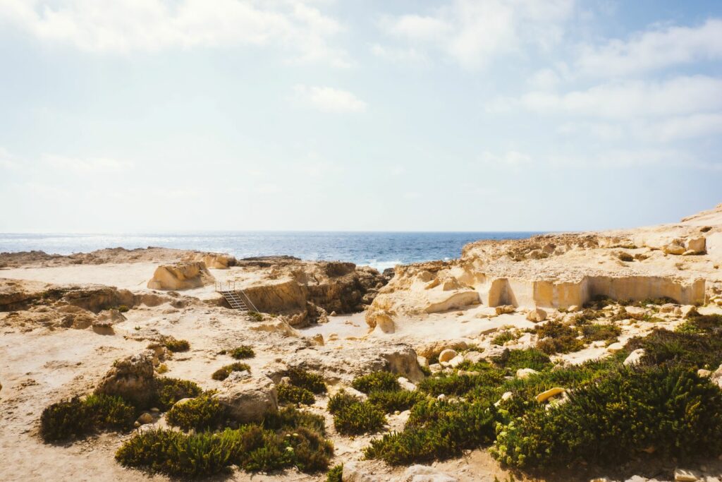 Spiaggia di Golden Bay a Malta - Passporter Blog