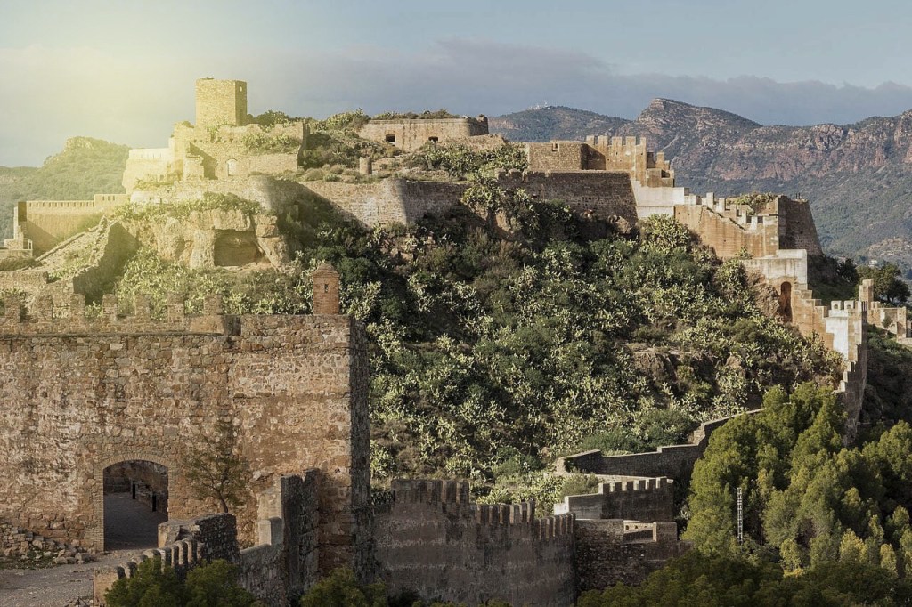 Veja o Castelo de Sagunto, perto de Valência